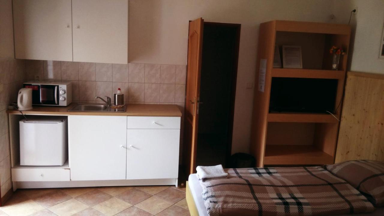 Ubytovani U Tajcu Dolni Berkovice Exteriör bild
