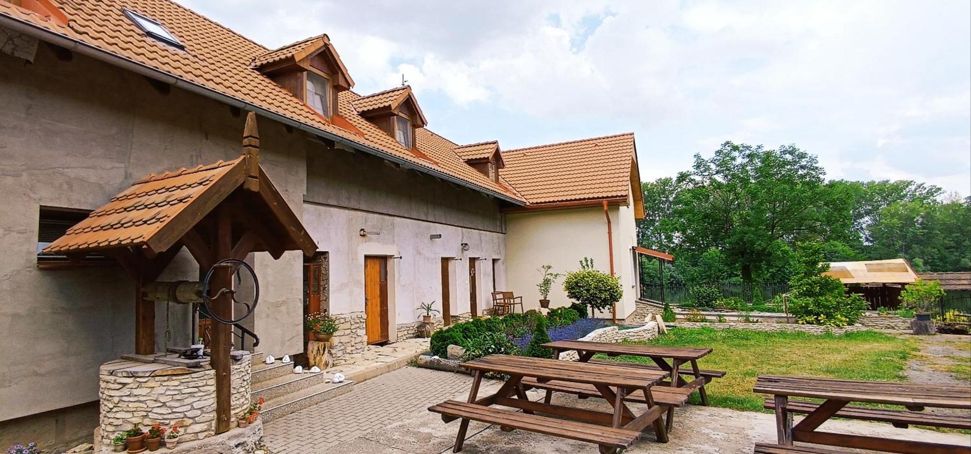 Ubytovani U Tajcu Dolni Berkovice Exteriör bild